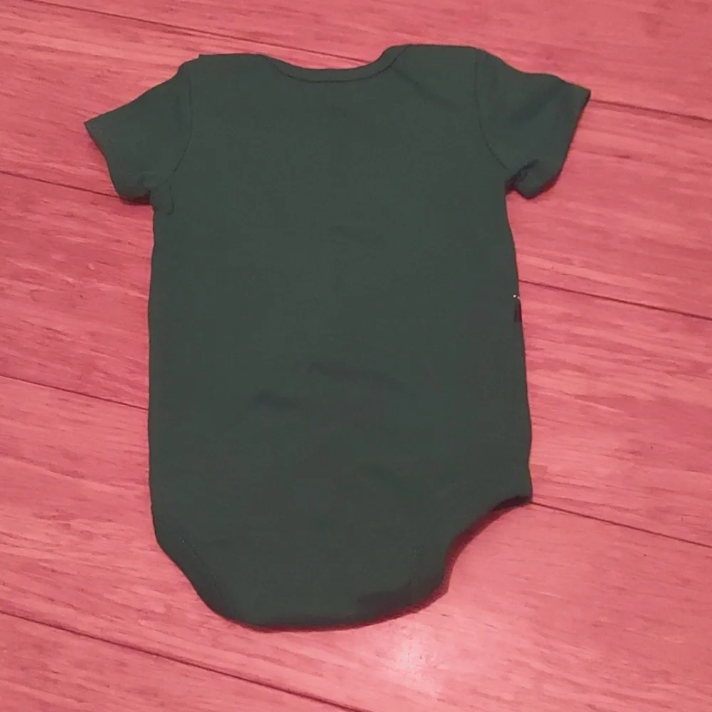 🎁 10/$25 St. Patrick's Day onesie, 12 months